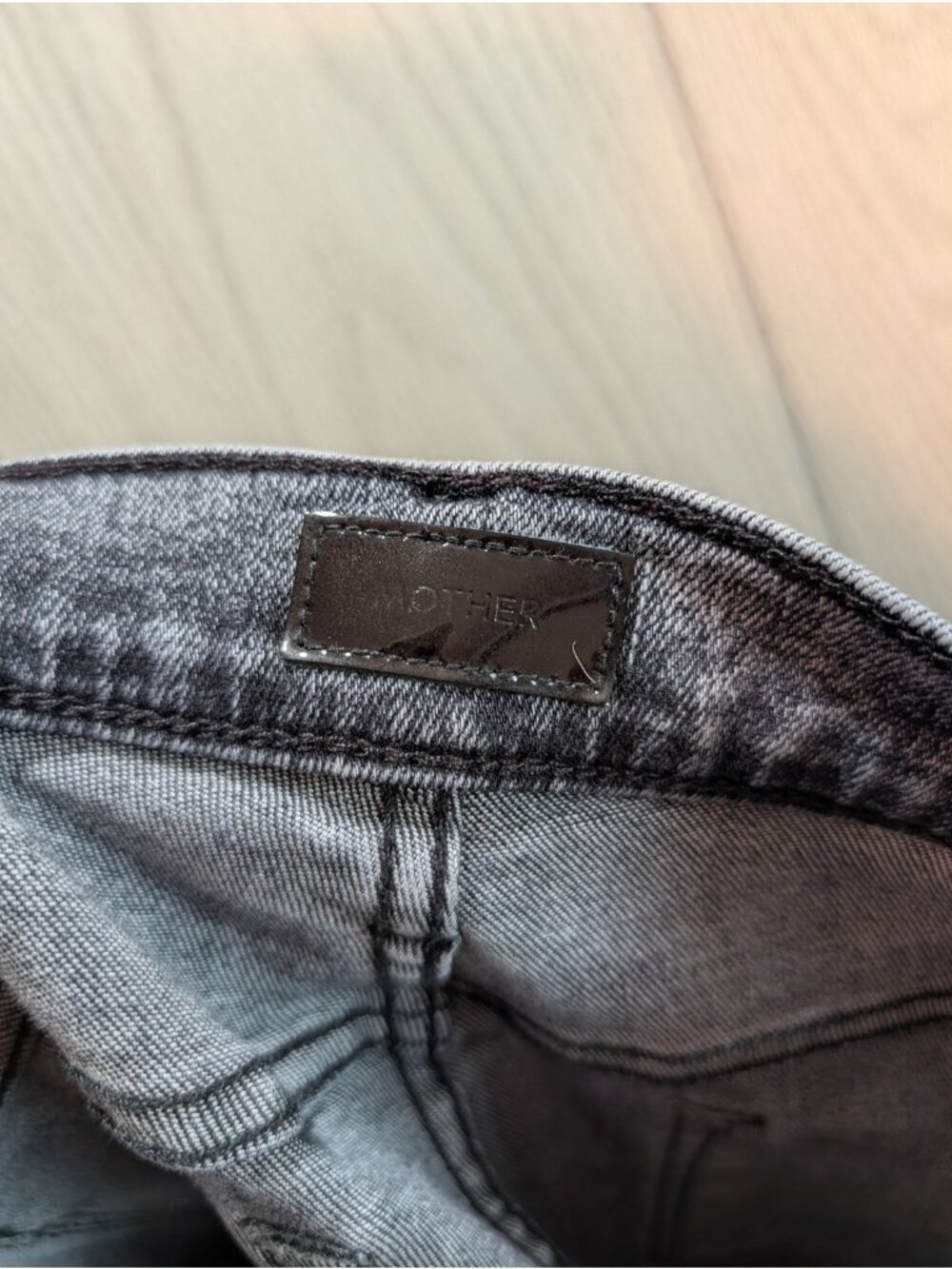 Mother Jeans The Insider Crop Step Fray in Train Stops Size 31 Black Raw Hem - Picture 8 of 13